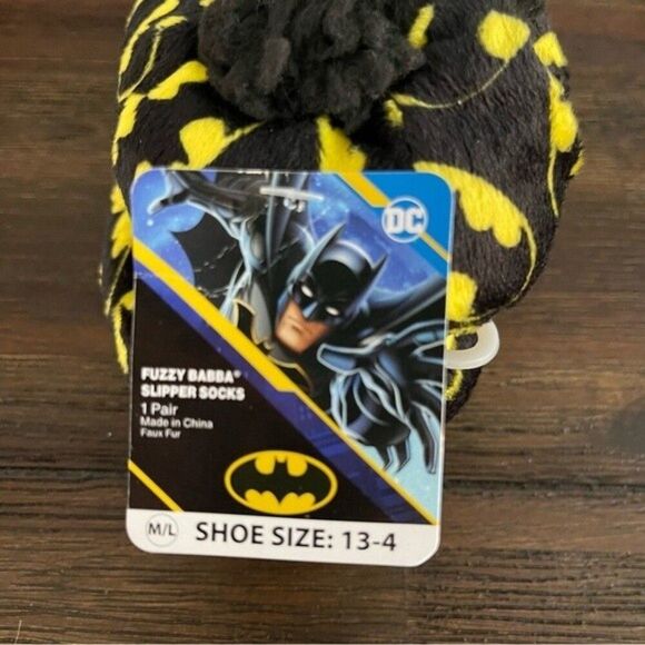 Batman DC Comics Fuzzy Babba Slipper Socks NWT Boys 13-4 - Picture 2 of 4